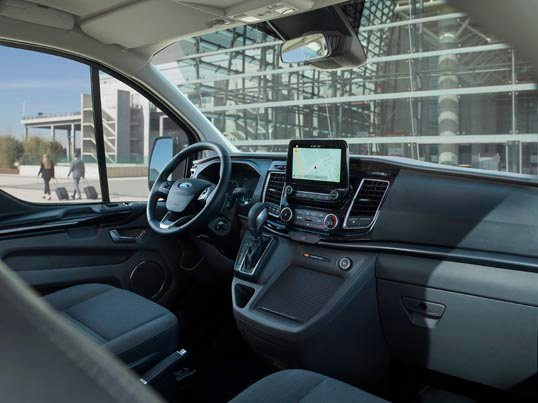 Nueva Furgoneta Ford Tourneo Custom Híbrida 3 tourneointerior